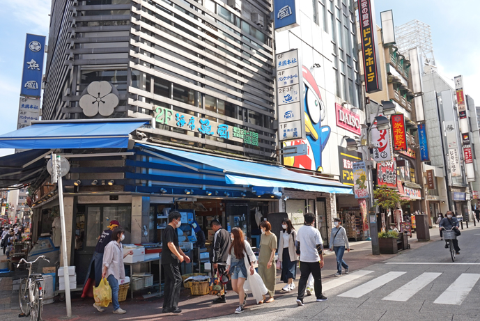 にぎやかな商店街